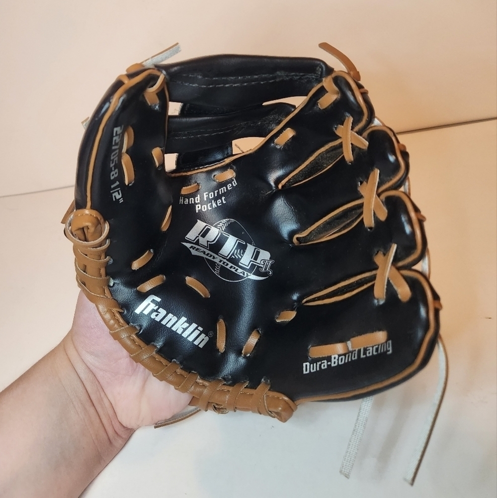 Like New Franklin Rtp 2 Youth 22705-8 1/2" Basball Glove